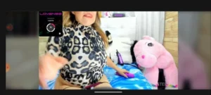 Latin granny Deborah paying whit her ass and pussy